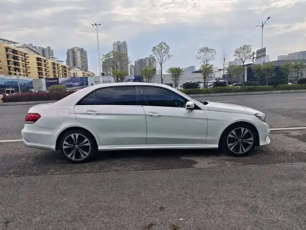 Mercedes-Benz E-Class 2015