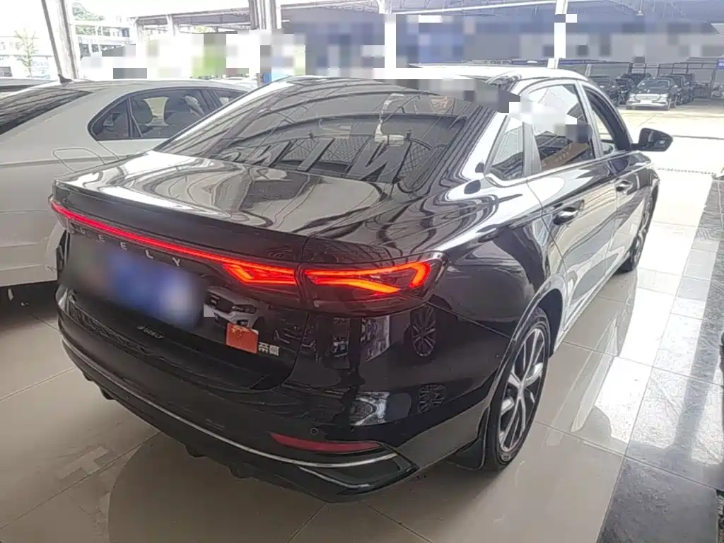 Geely Emgrand 2023