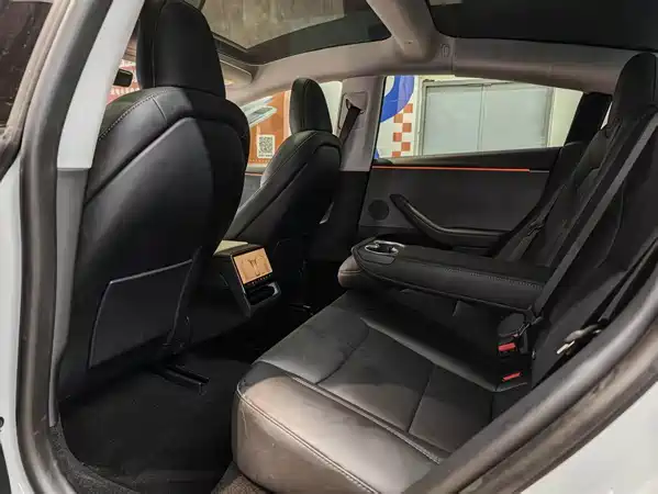 Tesla Model 3 2025