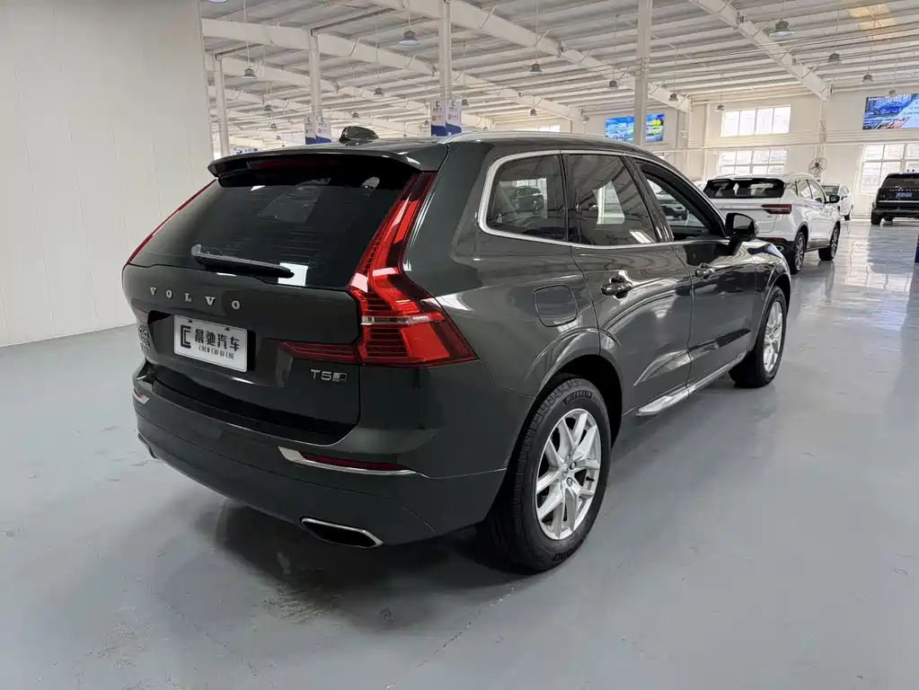 Volvo XC60 2019 — фото 4