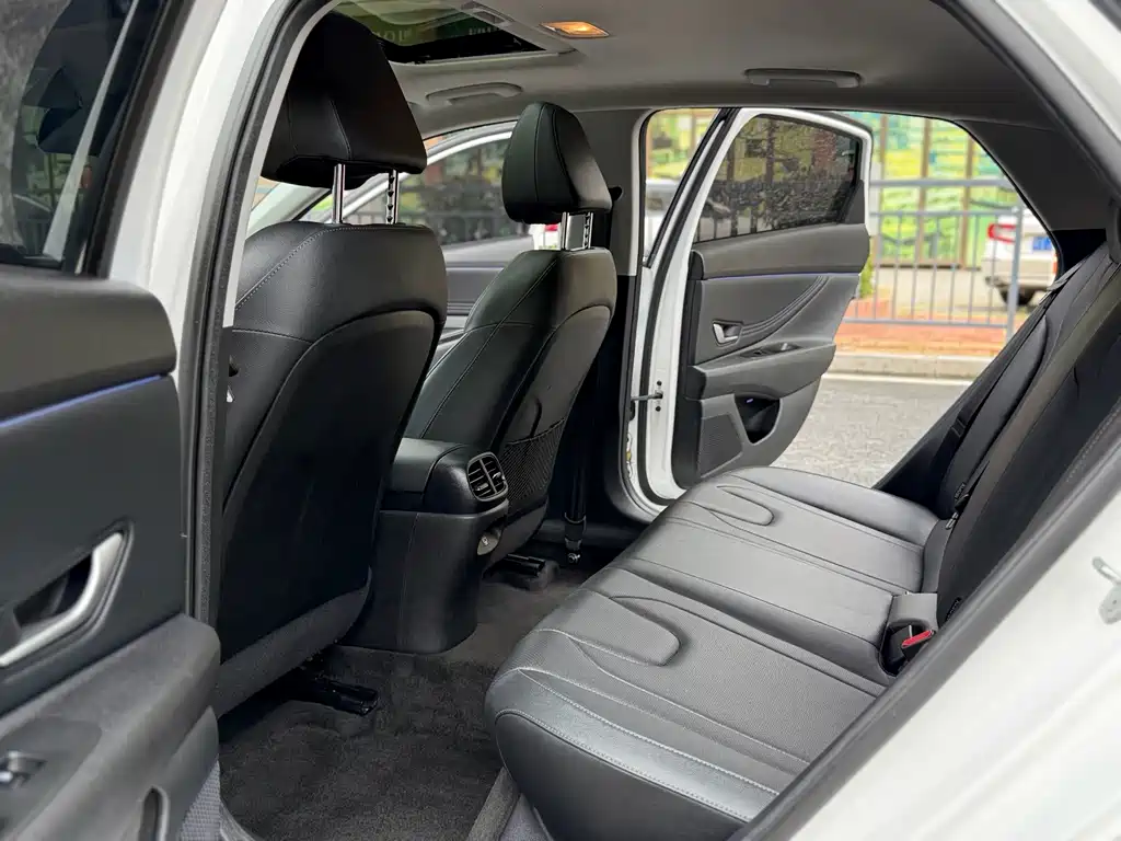 Hyundai Elantra 2023