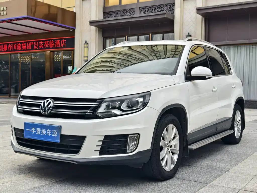 Volkswagen Tiguan 2015 — фото 1