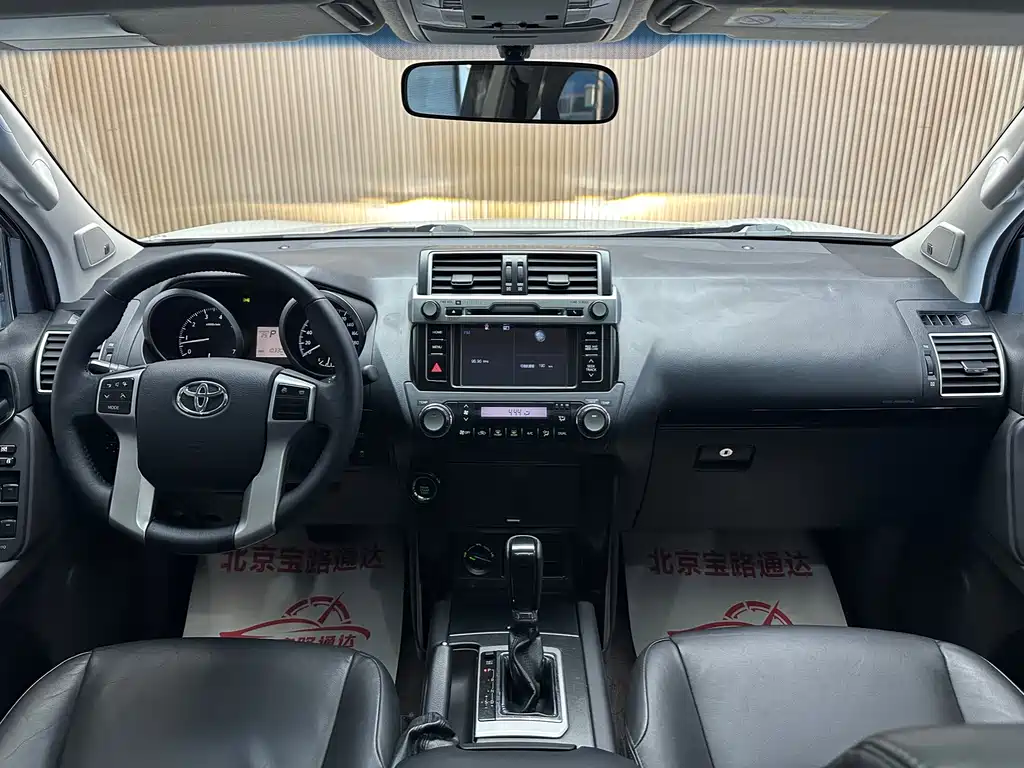 Toyota Prado 2017 — фото 11