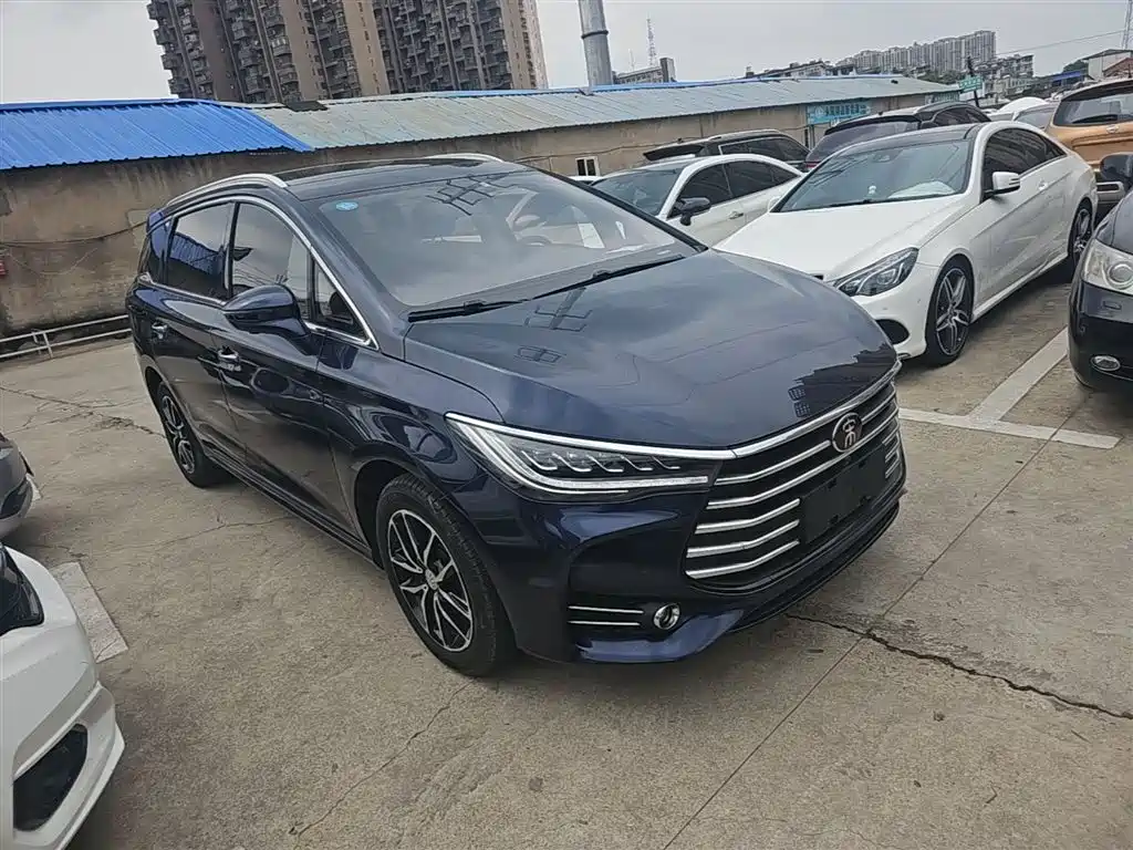 BYD MAX 2018 — фото 4