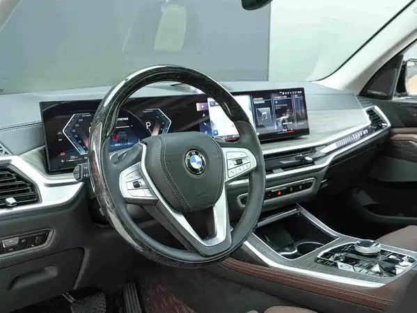 BMW X7 2023