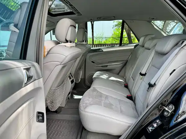 Mercedes-Benz M-Class 2011