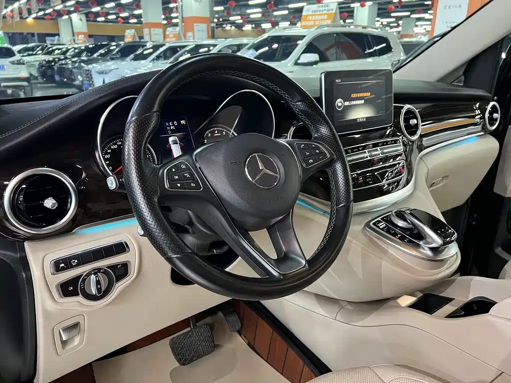 Mercedes-Benz V-Class 2019 — фото 5