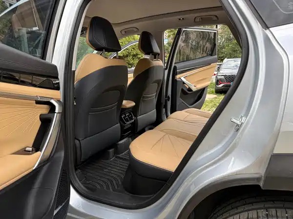 Geely Boyue L 2024