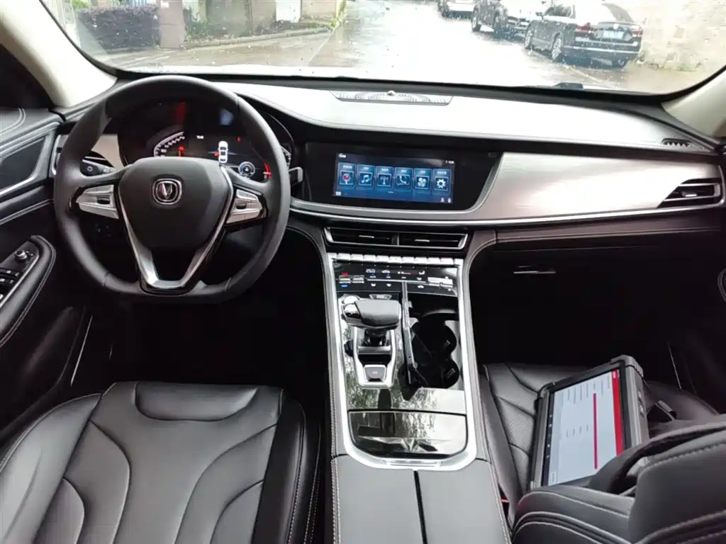 Changan CS85 COUPE 2020 — фото 10