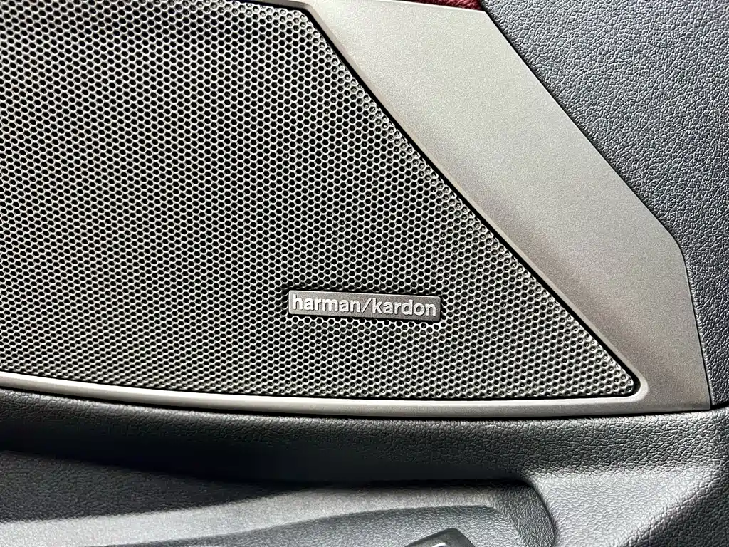 BMW 3 Series 2023 — фото 16