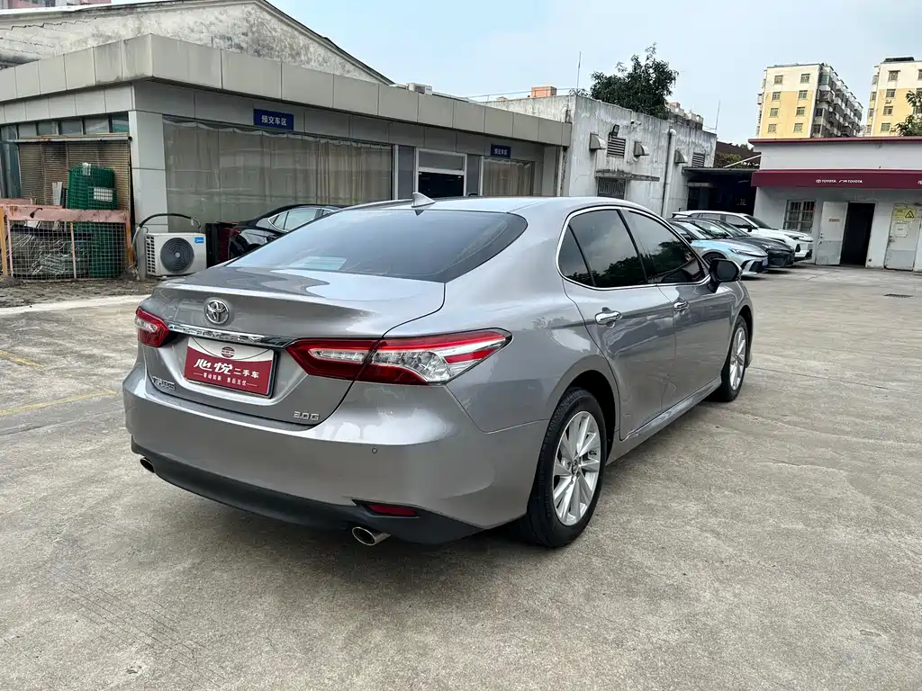 Toyota Camry 2021 — фото 17