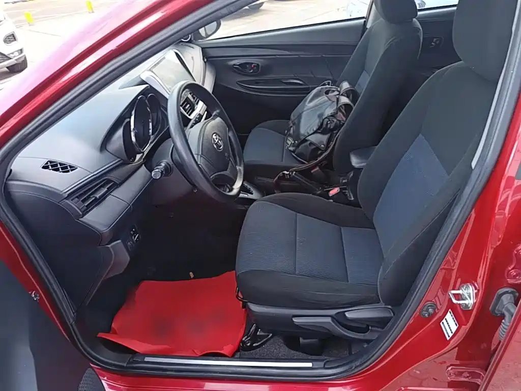 Toyota Yaris L 2019 — фото 15