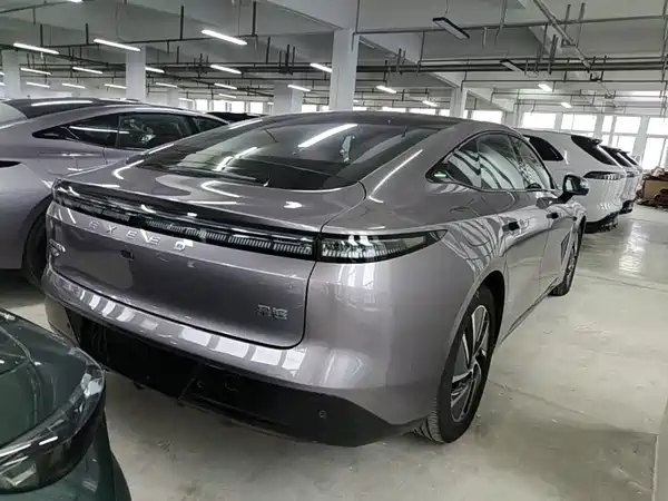 Exeed ES 2025
