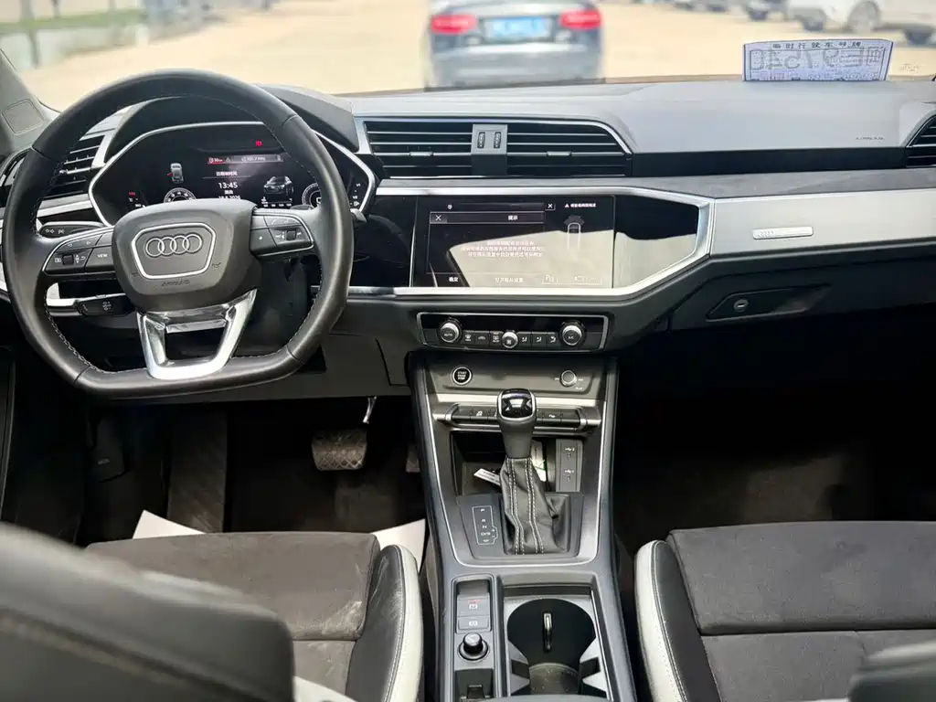 Audi Q3 2023 — фото 19