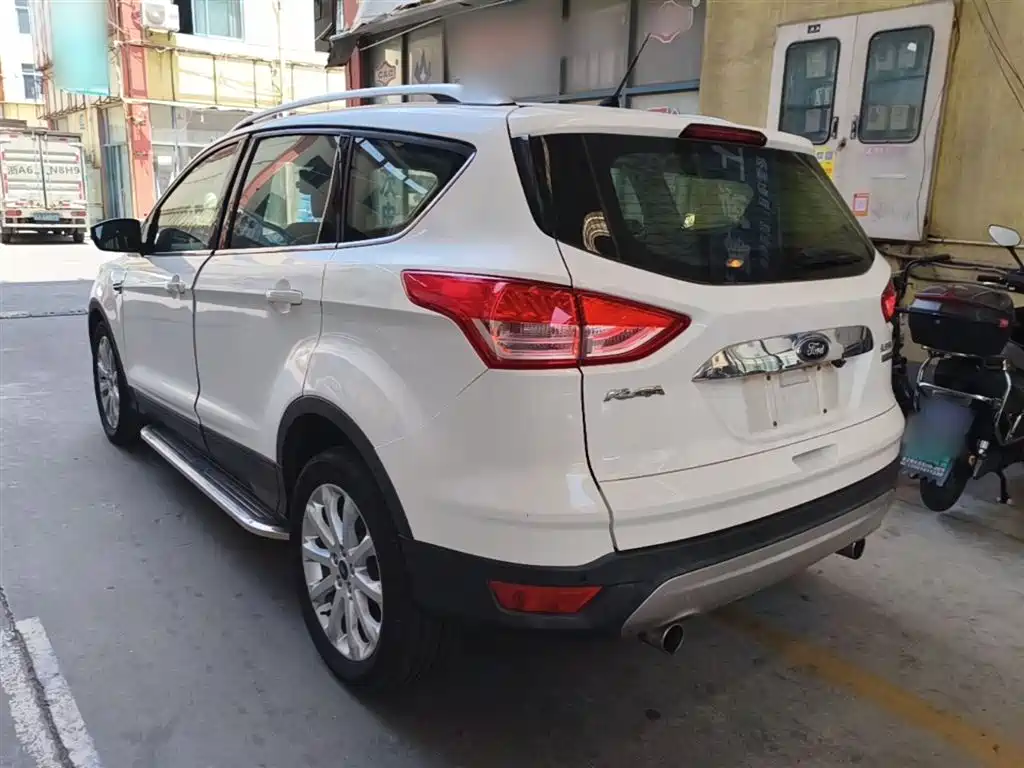 Ford Kuga 2015 — фото 5