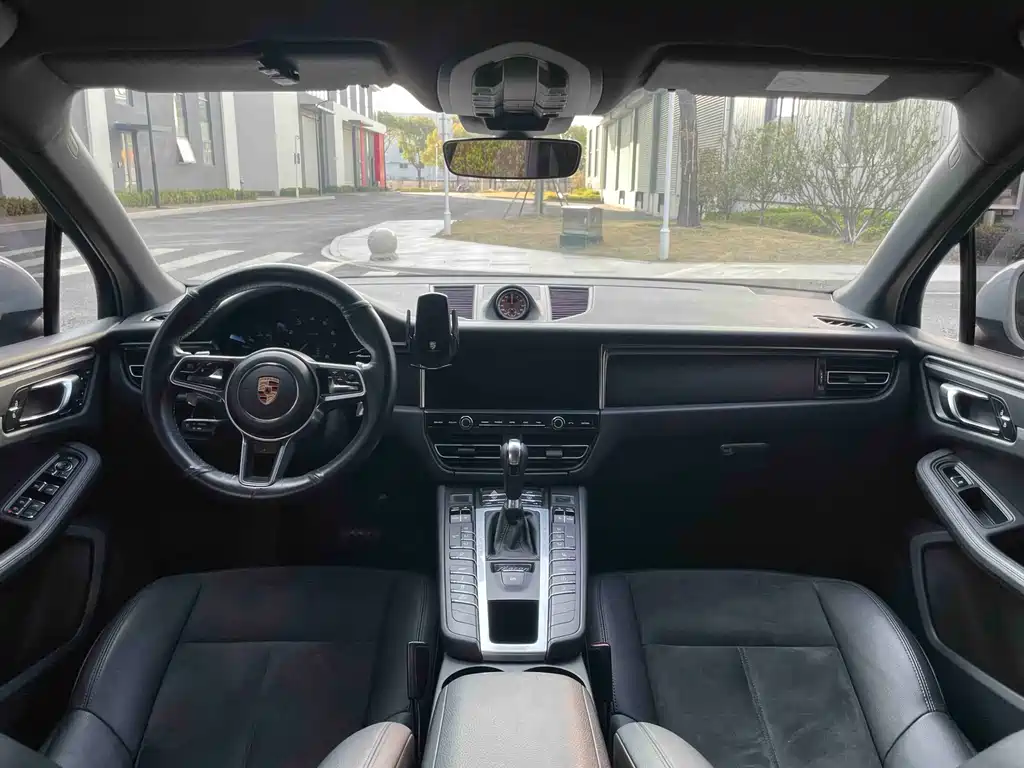 Porsche Macan 2021 — фото 14