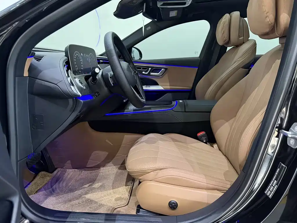 Mercedes-Benz E-Class 2025 — фото 12