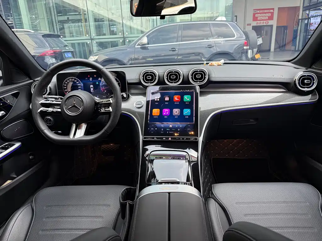 Mercedes-Benz C-Class 2025 — фото 14