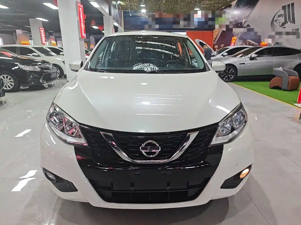 Nissan Tiida 2017 — фото 3