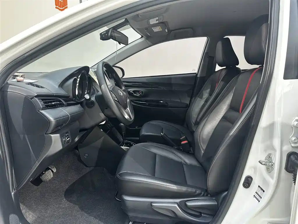 Toyota Yaris L 2022 — фото 15