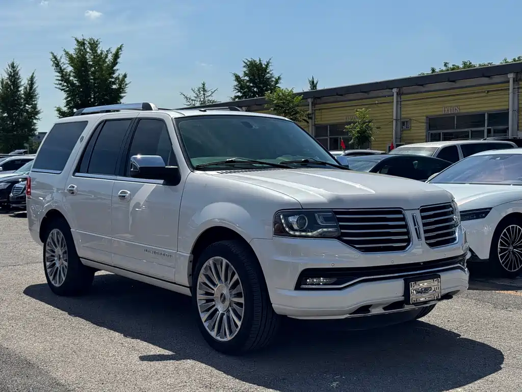 Lincoln Navigator 2016 — фото 10