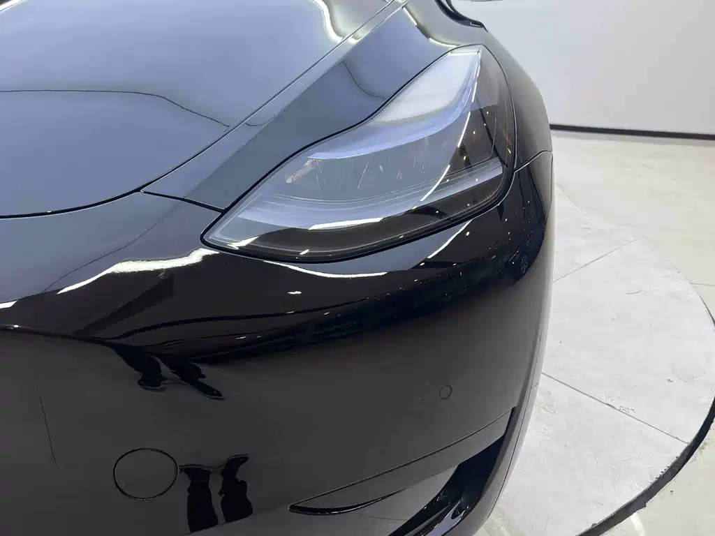 Tesla Model Y 2023 — фото 11