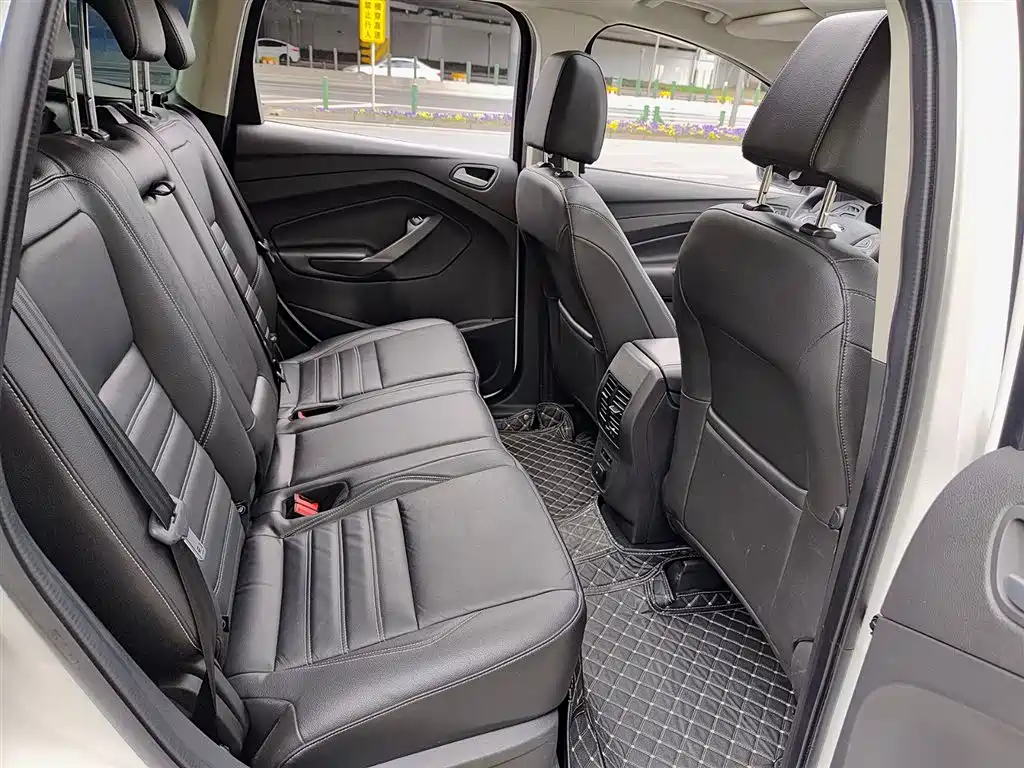 Ford Kuga 2020 — фото 11
