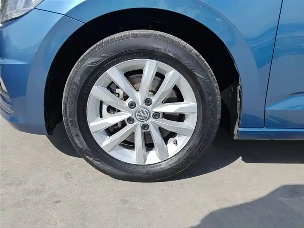 Volkswagen Touran 2019 — фото 23