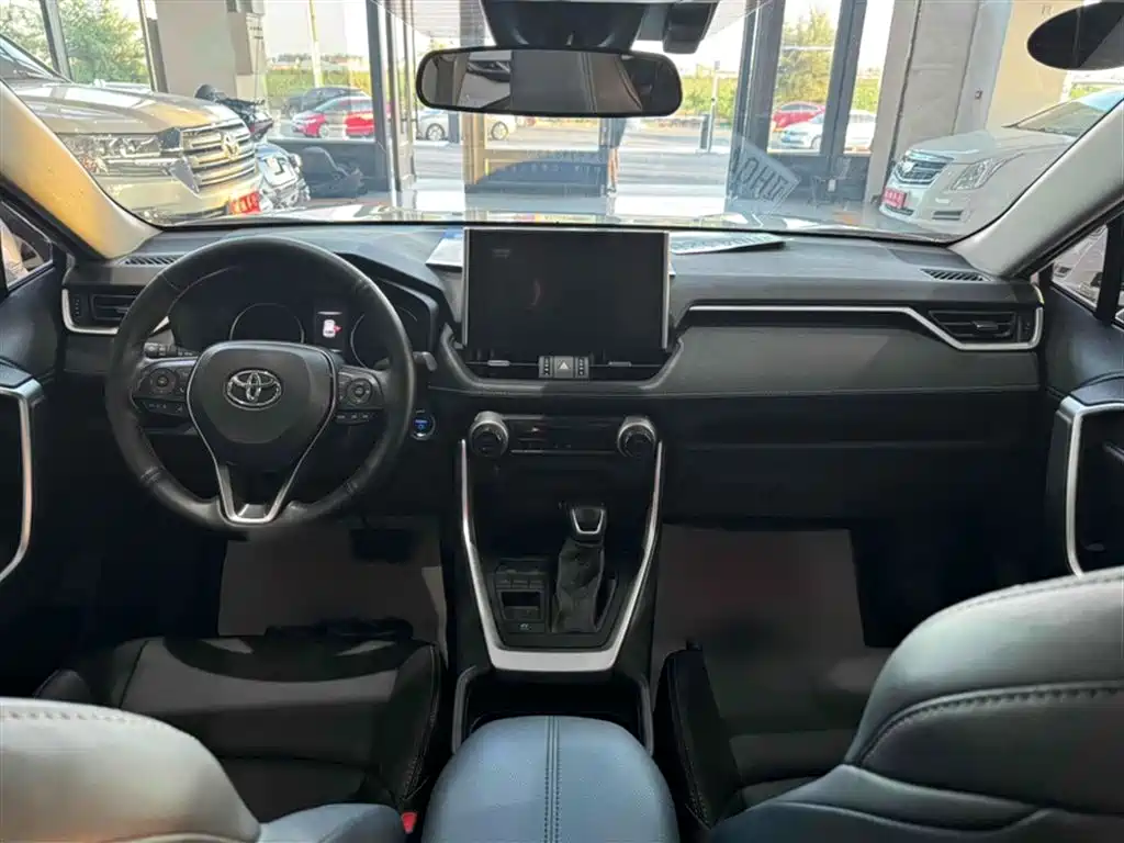 Toyota Wildlander 2021 — фото 11