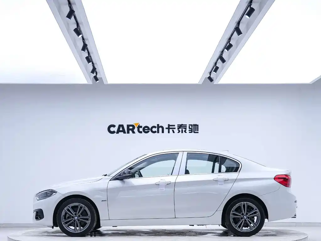 BMW 1 Series 2018 — фото 4