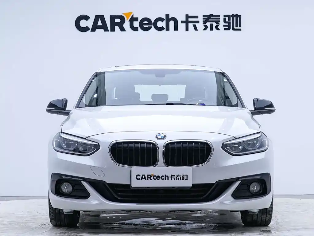 BMW 1 Series 2018 — фото 9
