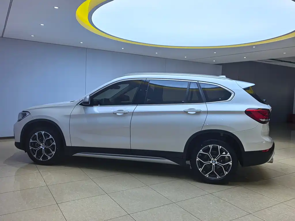 BMW X1 2022 — фото 8
