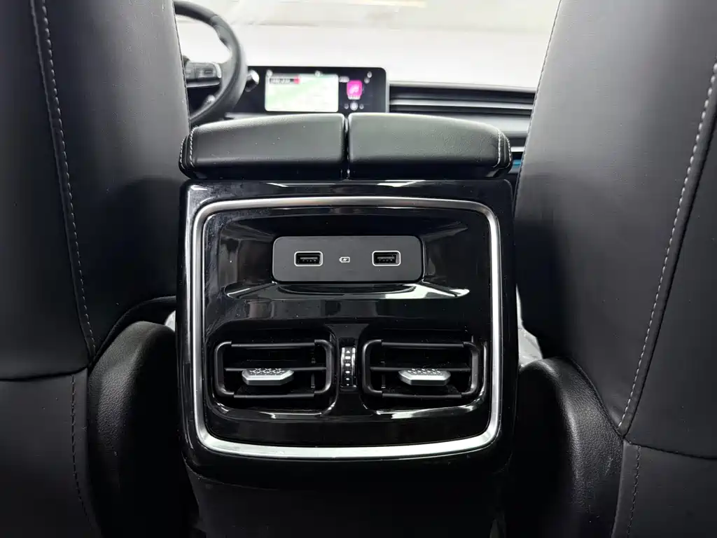Jetour X70 PLUS 2023 — фото 16