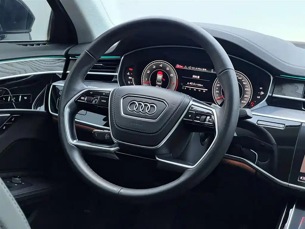 Audi A8 2022 — фото 30