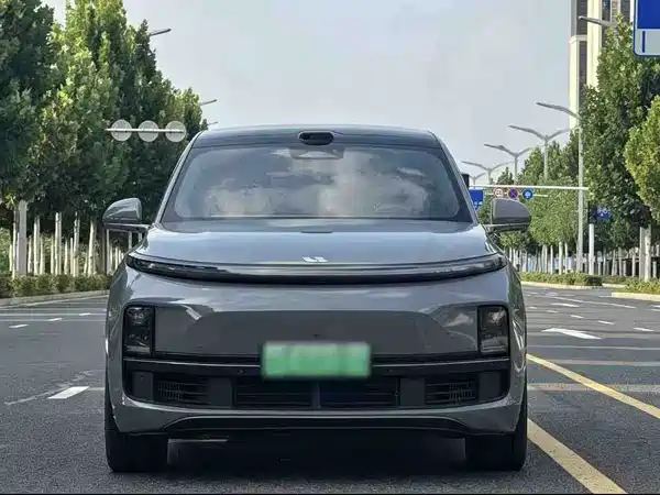 Li Auto L8 2025