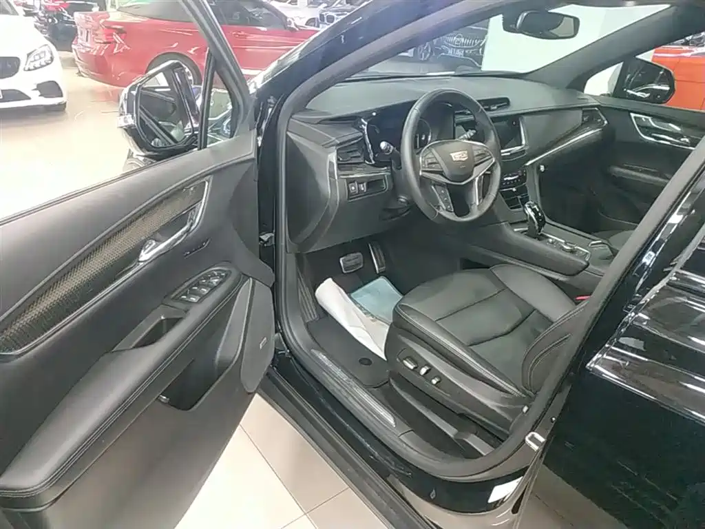 Cadillac XT5 2022 — фото 16