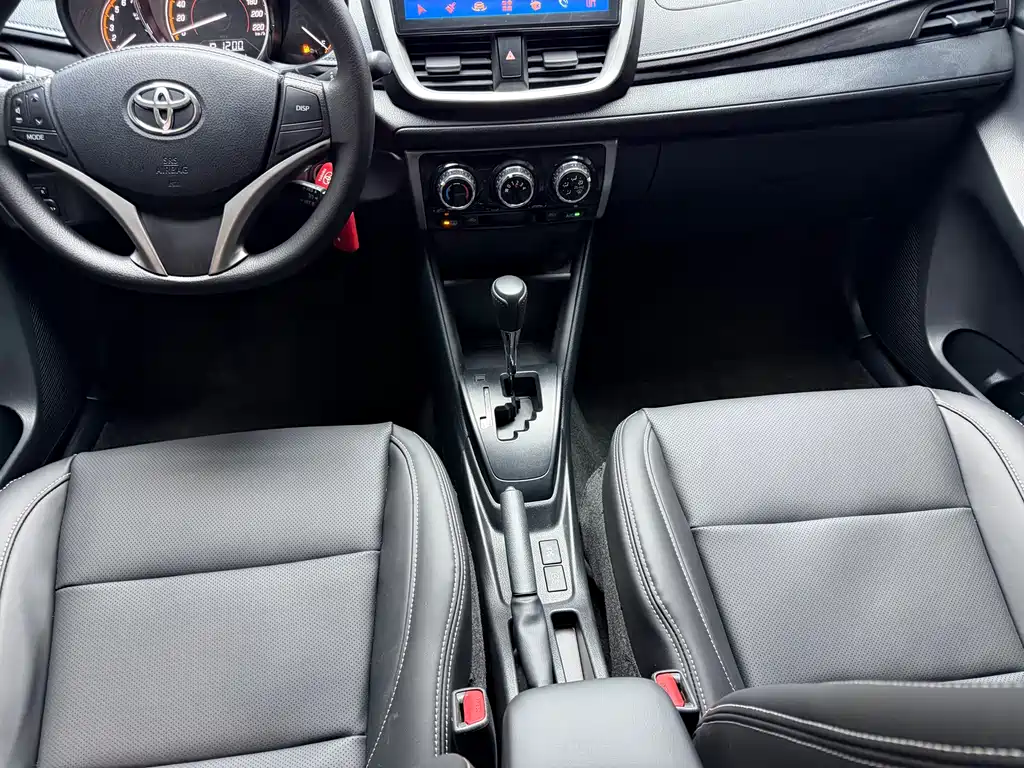 Toyota Yaris L 2022 — фото 14