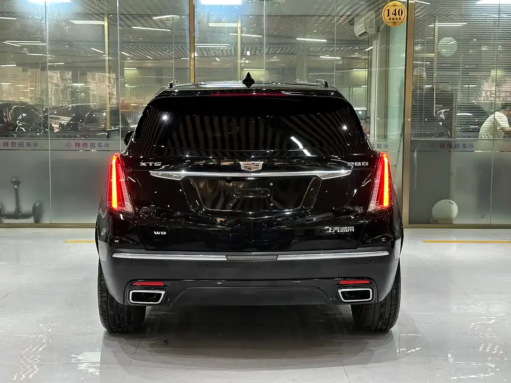 Cadillac XT5 2022 — фото 6