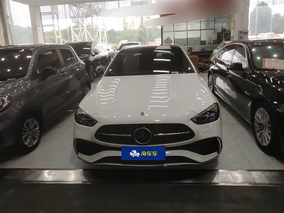 Mercedes-Benz C-Class 2024