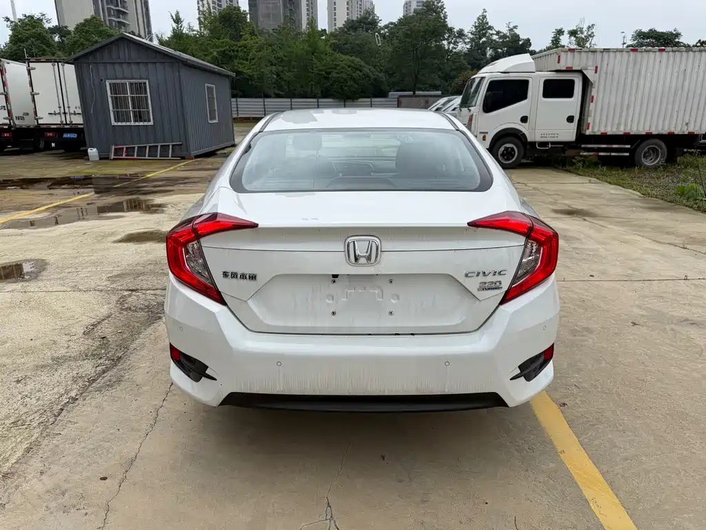 Honda Civic 2021 — фото 10
