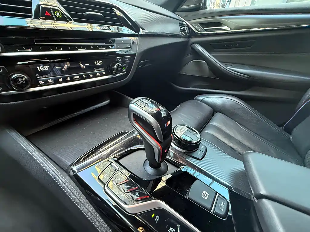 BMW M5 2019 — фото 17
