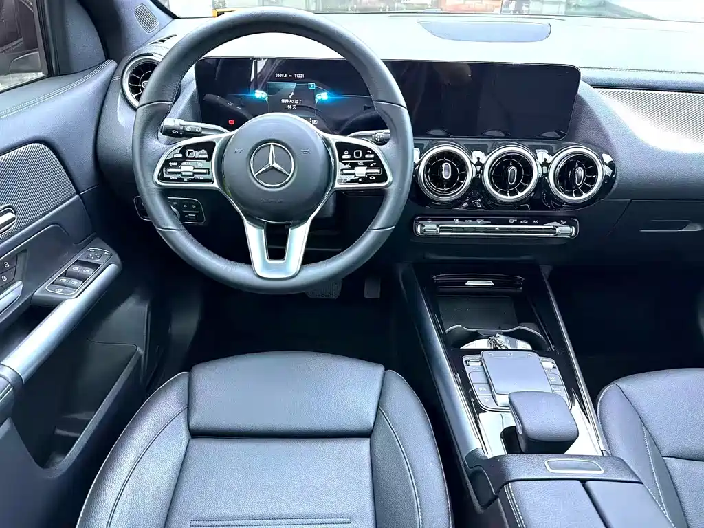 Mercedes-Benz GLA 2023