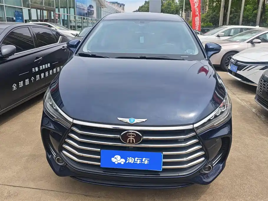 BYD MAX 2018