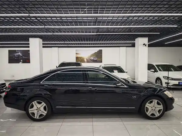 Mercedes-Benz S-Class 2008