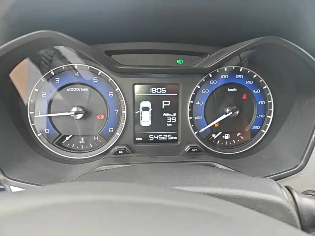 Geely Vision X3 2020 — фото 12