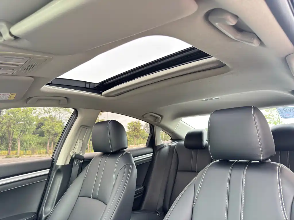 Honda Civic 2017 — фото 13