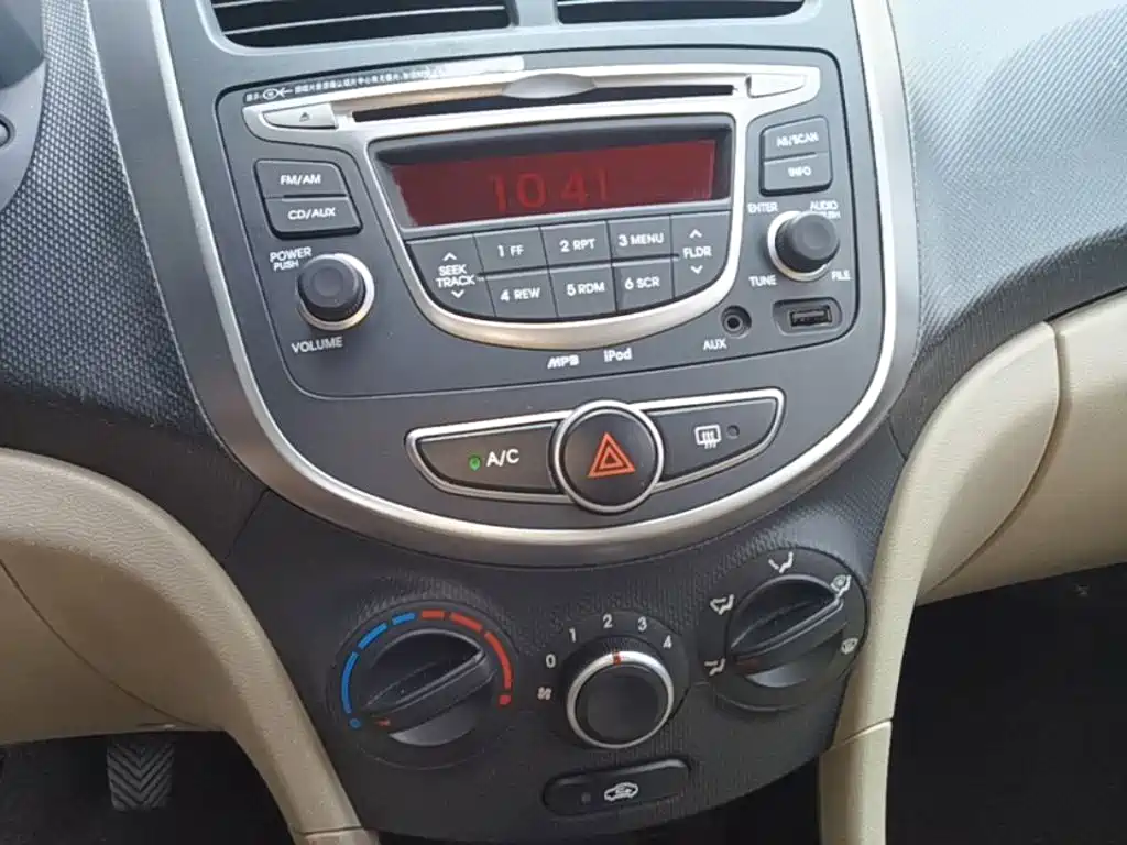 Hyundai Accent 2015 — фото 13