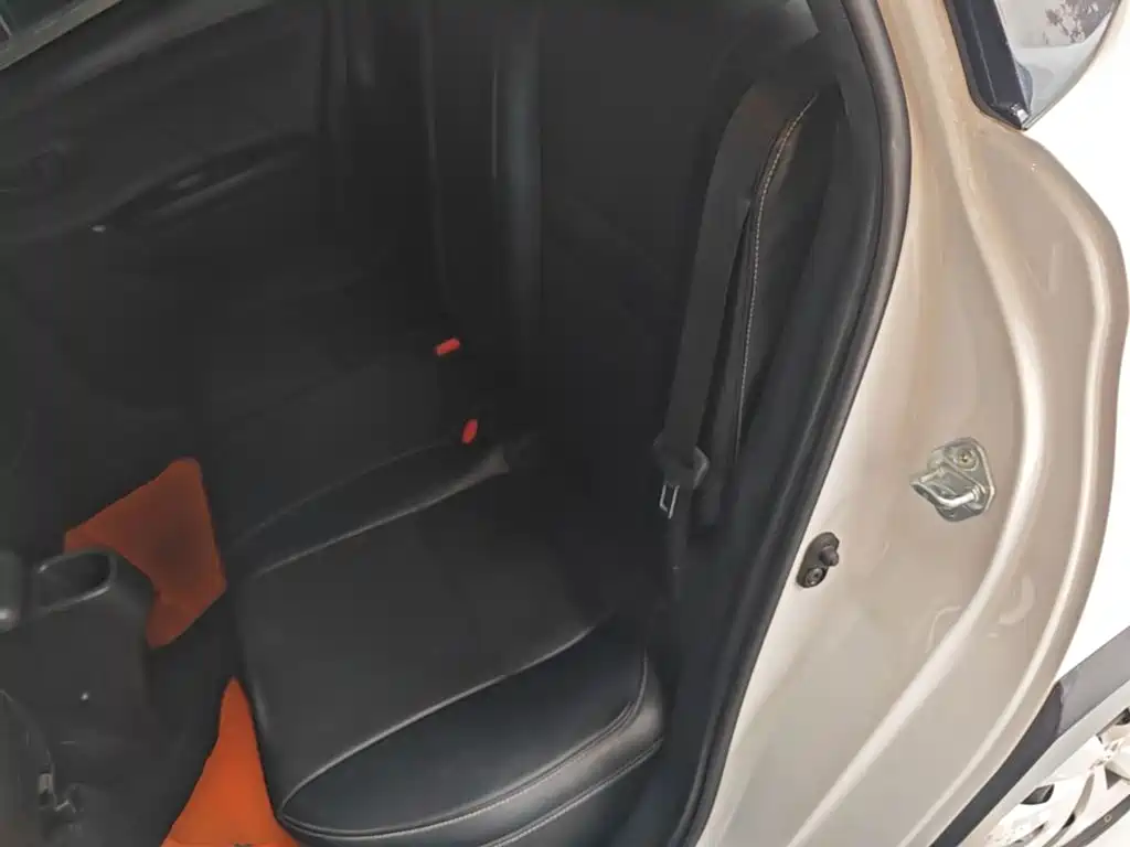 Toyota Yaris L 2023 — фото 17