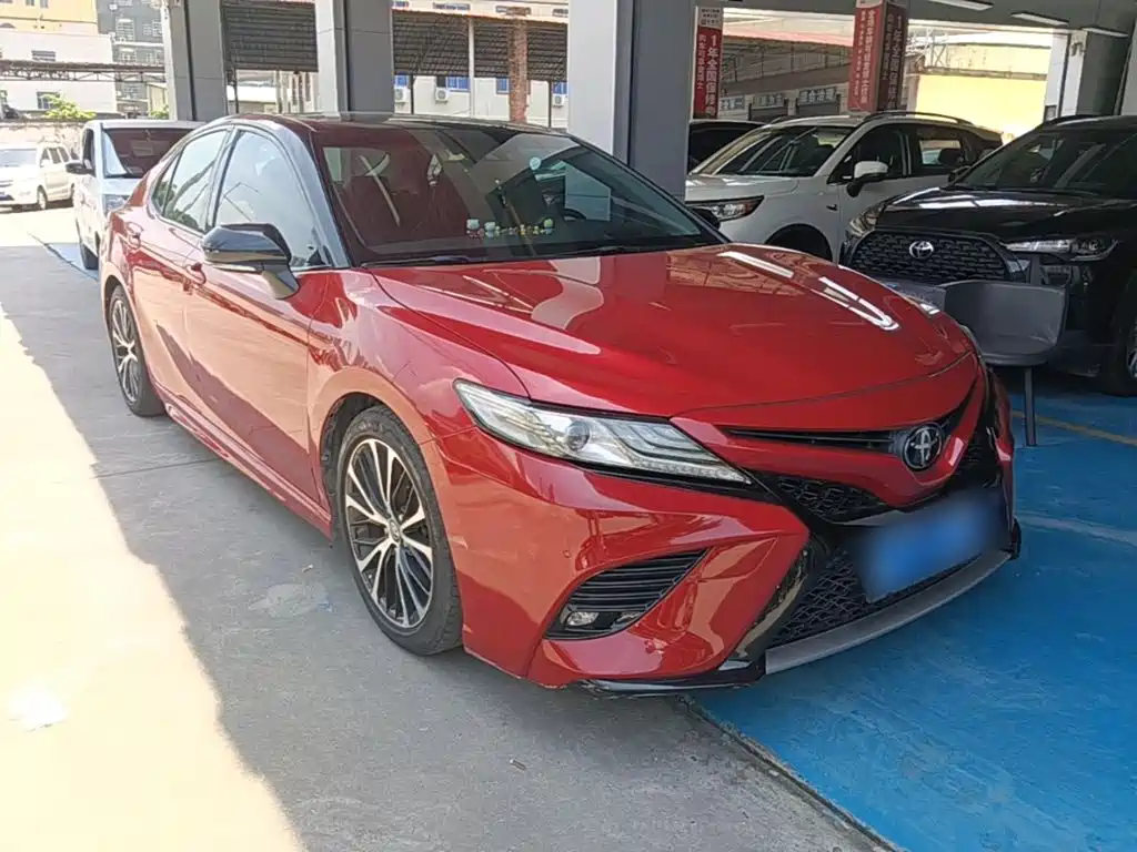 Toyota Camry 2020 — фото 4