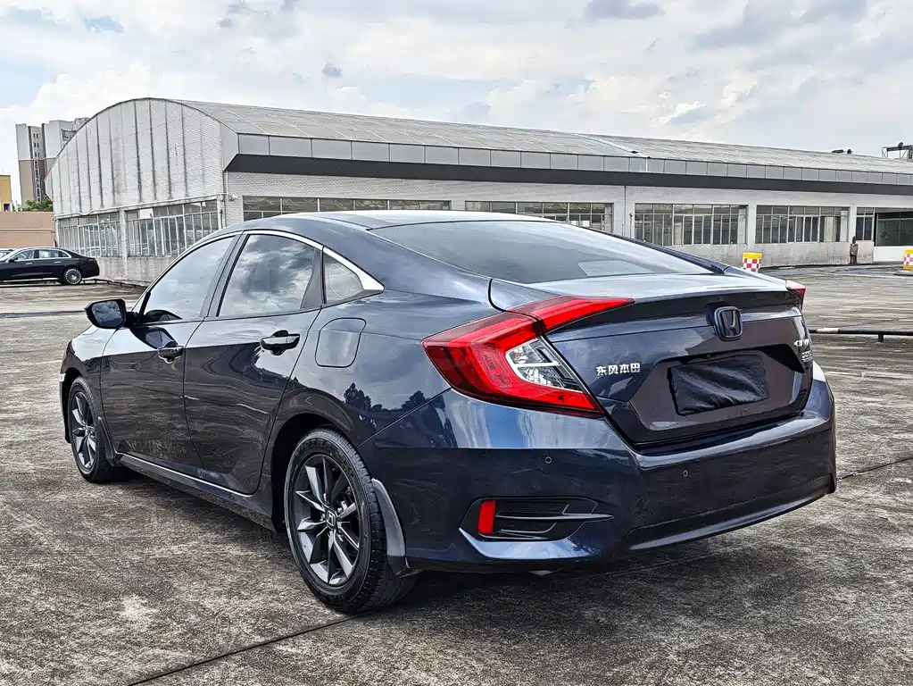 Honda Civic 2020 — фото 10